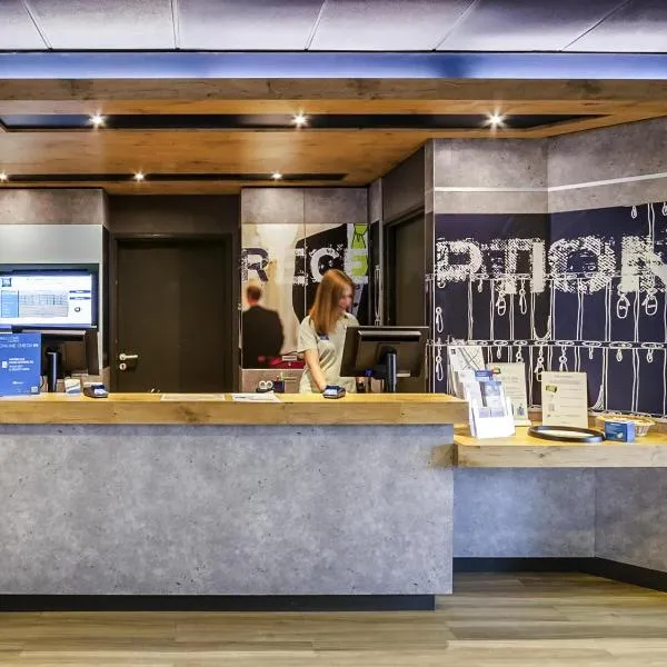 ibis Budget Courbevoie Paris La Défense, hotelli kohteessa Courbevoie