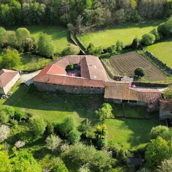 Casa Grande de Covas-Rural Boutique & Agroturismo en la Ribeira Sacra, hotelli kohteessa Taboada