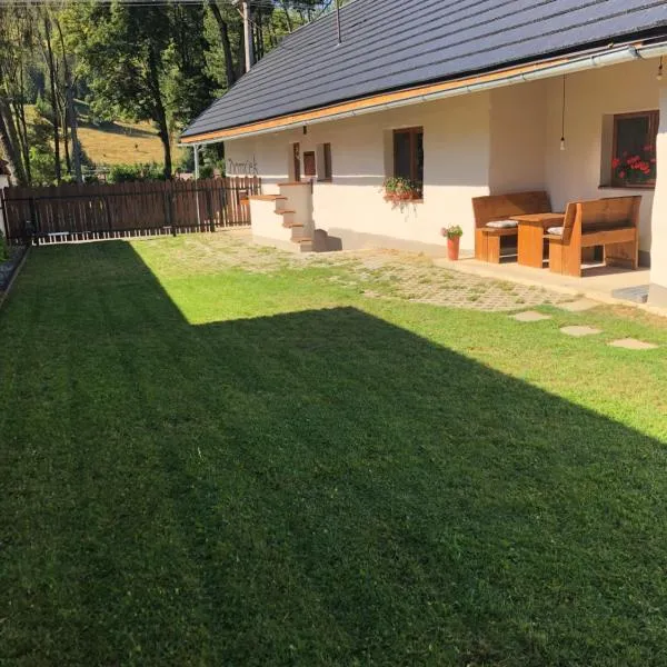 Vidiecky domček, hotel a Pohronská Polhora