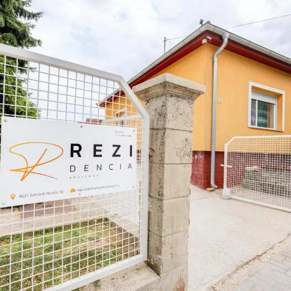 REZIDENCIA Apartman、ザマールディのホテル