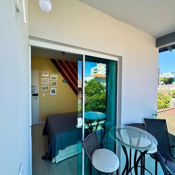 Quarto Florianópolis com AR, SmartTV, sacada e banheiro exclusivo em casa - Foto 4