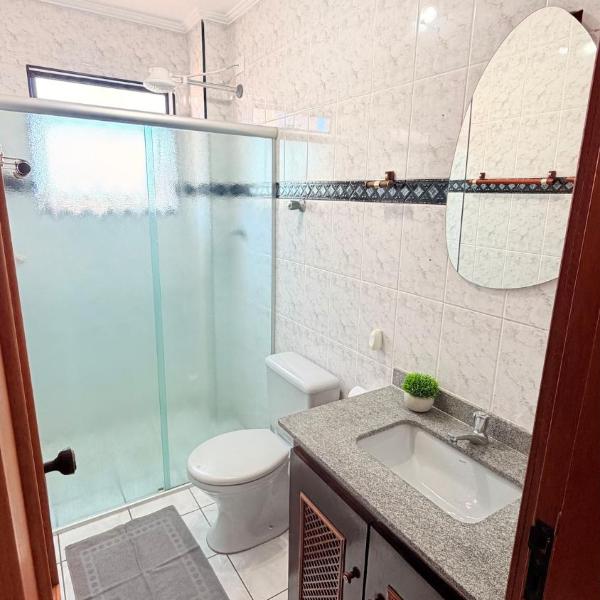 Apartamento Guilhermina a 200m da Praia - 2 Quartos - Vaga - Wi-Fi - Foto 3