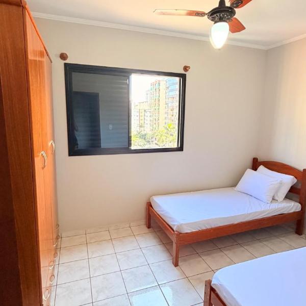 Apartamento Guilhermina a 200m da Praia - 2 Quartos - Vaga - Wi-Fi - Foto 2
