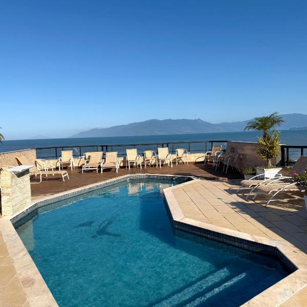Apartamento completo Frente Mar - bem localizado - piscina panorâmica - estacionamento incluso no Centro