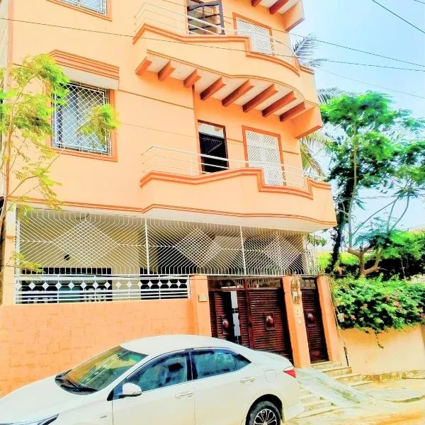 Jinnah Avenue inn Guest House, hotel di Karachi