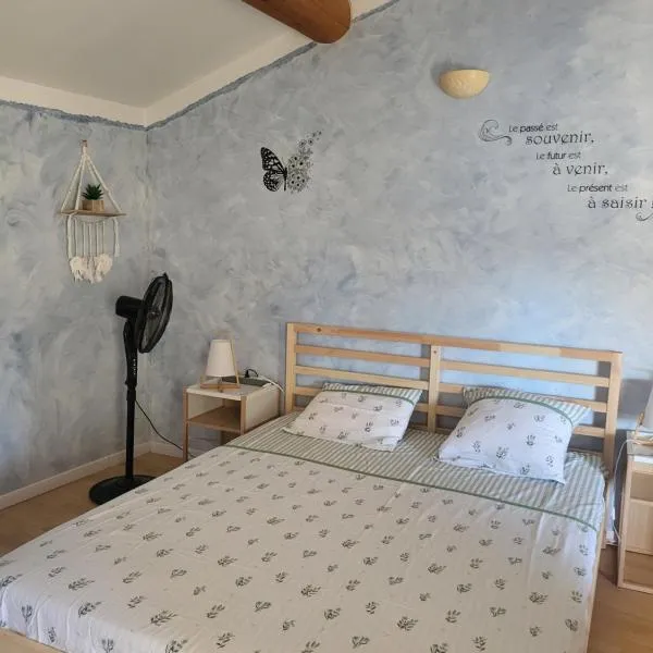 Au 3 bis, hotel em Caderousse