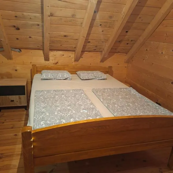 Wooden house Cypres, Hotel in Gračec