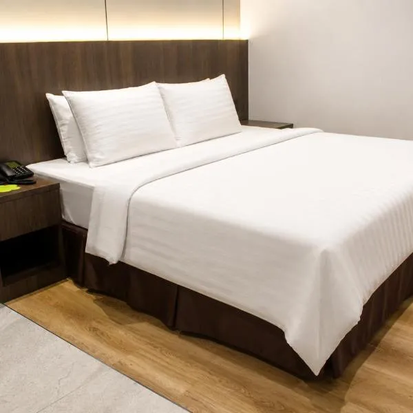Mega Hotel Sdn Bhd, hotel en Miri