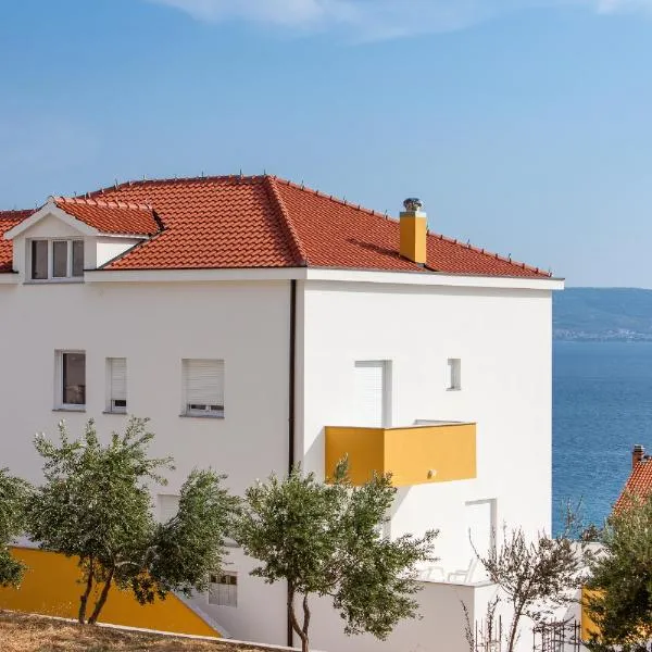 Knezovic Apartments, hotel v destinaci Podstrana
