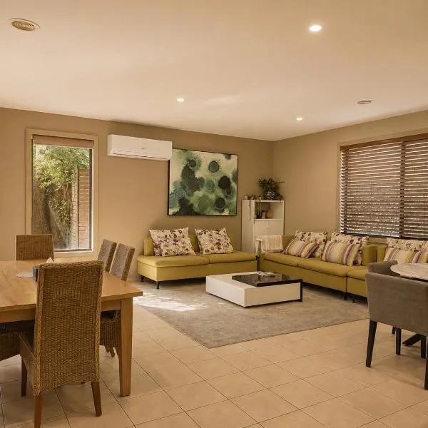 Spacious ex-display 5 BDR house,up to 15 guests, Fully AC- Williams Landing, hotel v Lavertone