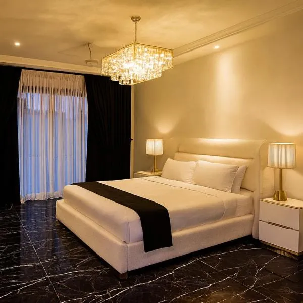 Aurora Suites 1 Bed Apartment Bahria Heights 1 With Free Breakfast, hotel em Rawalpindi