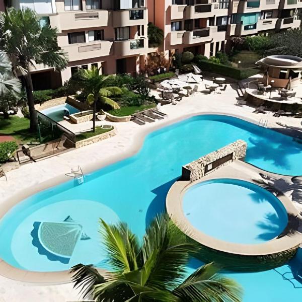 Apartamento de frente para o mar, com piscina, restaurante e portaria 24 horas