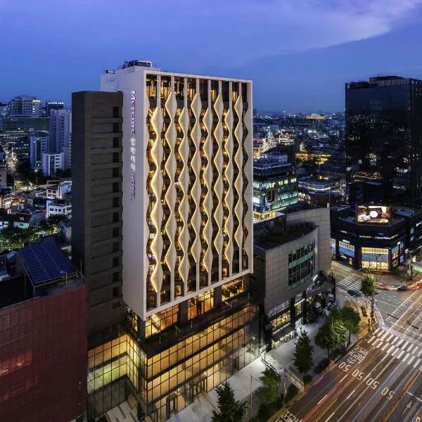 Mercure Ambassador Seoul Hongdae, hotel en Seúl