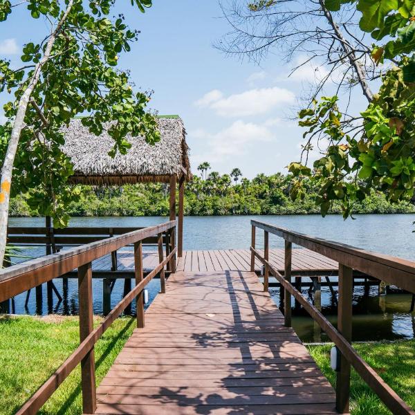 Casa com Piscina Churrasqueira Quadra e Lagoa - Foto 5
