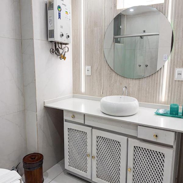 StayHome Copacabana - Apartamento completo - 2 quartos - 6 hóspedes - Poucos passos da praia - Foto 3