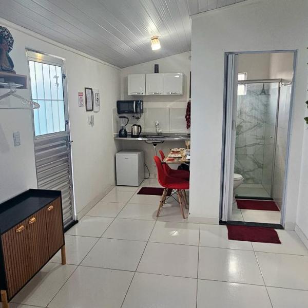 Studio com ar-condicionado, Wi-Fi, água quente e TV - Foto 4