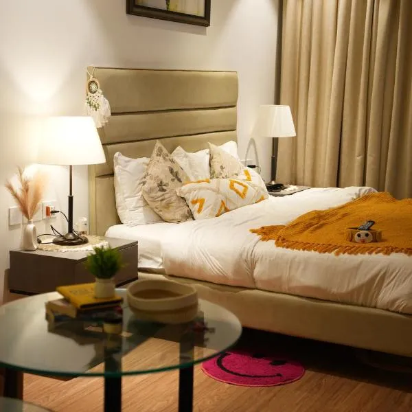 AIPL Joy Street, Gurugram - Mera Aashiyana Studio، فندق في جورجاون