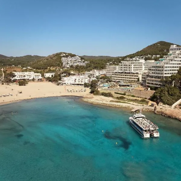 Hyde Ibiza Beach Resort by Accor, hotelli Cala Llongassa