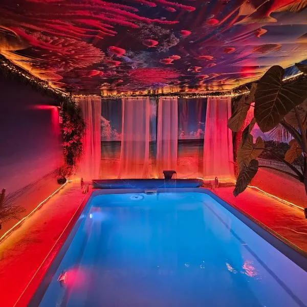 Apartament WODNY RAJ Z BASENEM SAUNĄ JACUZZI NA WYŁĄCZNOŚĆ、ジェシュフのホテル