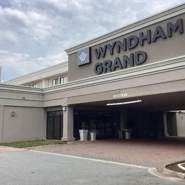 Wyndham Grand Executive Center Little Rock Airport, hotel en Little Rock