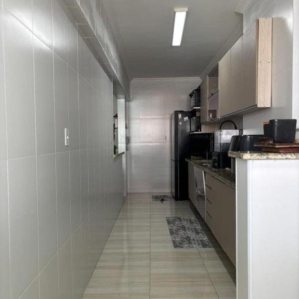 Maravilhoso 1min praia8 pessoas 2vagas na garagem - Foto 2