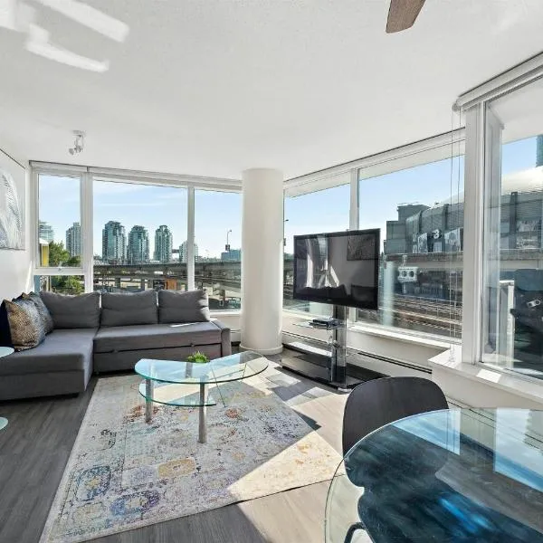 Spectacular 3BR Condo - Downtown Core, hotel em Vancouver