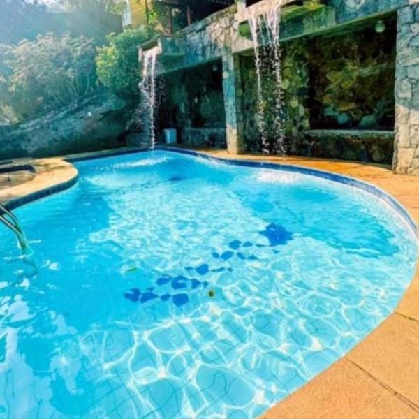 ESCAPE PARA O PARAISO, Casa Mobiliada com PISCINA e Salão de jogos, 300mt da PRAIA