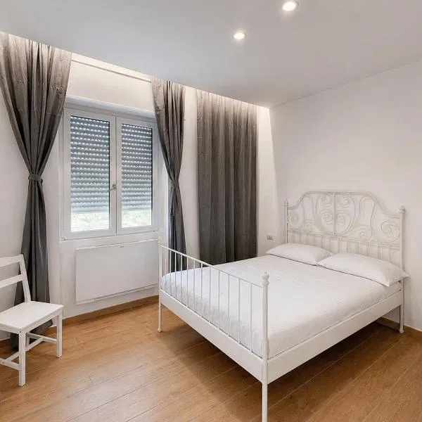 SORA Rooms Bergamo, hotel sa Seriate