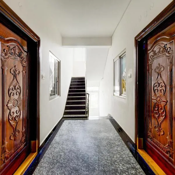 Collection O DLF CyberCity Hyderabad Formerly Key Suites, hotelli kohteessa Kondapur