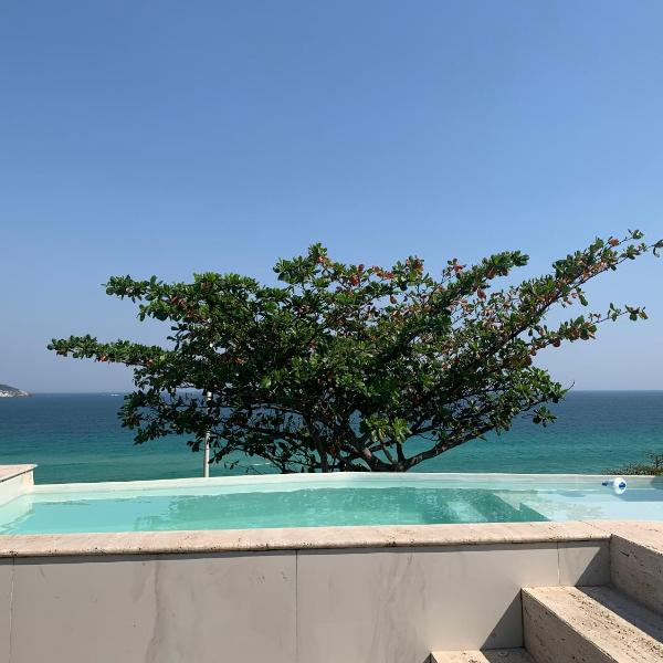 Cobertura Frontal Mar - Praia da Barra da Tijuca - Metrô Jardim Oceânico - 4 Quartos - 8 Hóspedes