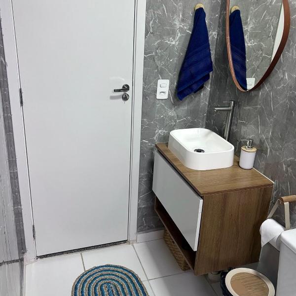 Apartamento com Varanda e Piscina - Foto 3