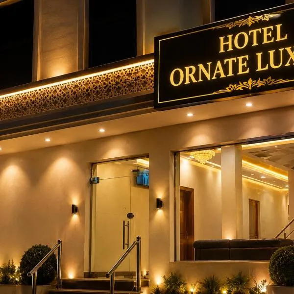 Hotel Ornate Luxury 500 MTR Taj Mahal Parking
