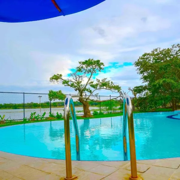 Lake Villa Resort, готель у місті Тіссамахарама