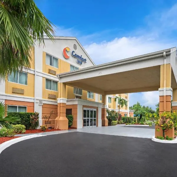 Comfort Inn Fort Myers Northeast: Fort Myers şehrinde bir otel