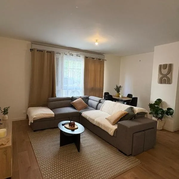 Appartement T2 tout confort RER Chenay Gagny, Hotel in Gagny