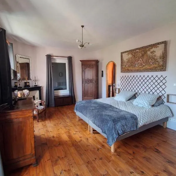 Villa Toscane, hotel em Saint-Germain-Lembron