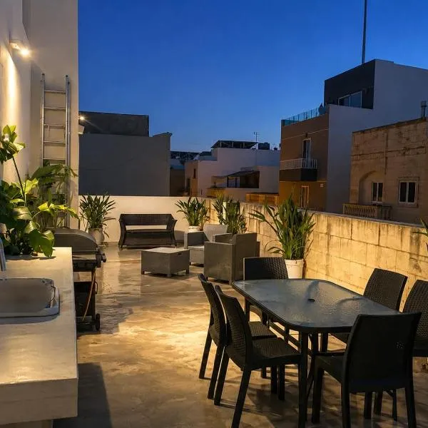 Maltese Terrace house with a modern touch - close to airport 4 km, hotelli kohteessa Tarxien