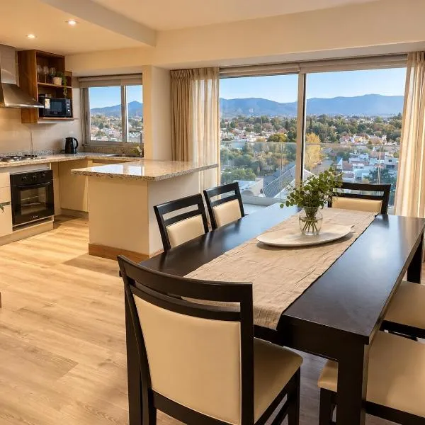 Departamento espectacular con balcón panorámico en piso alto, מלון בVilla Marini