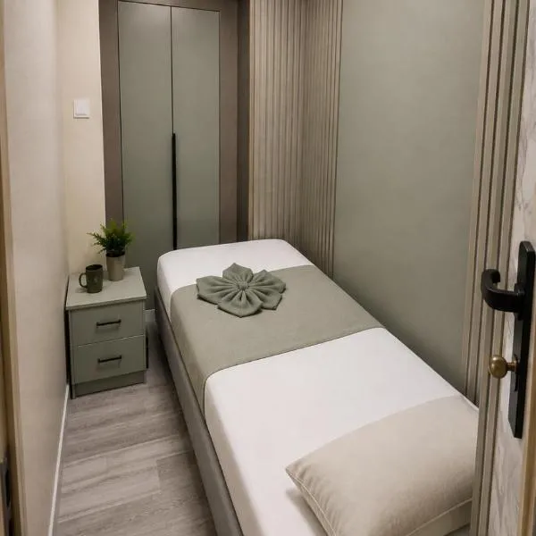 Muşaffaḩ에 위치한 호텔 MBZ - Boutique Bed Space