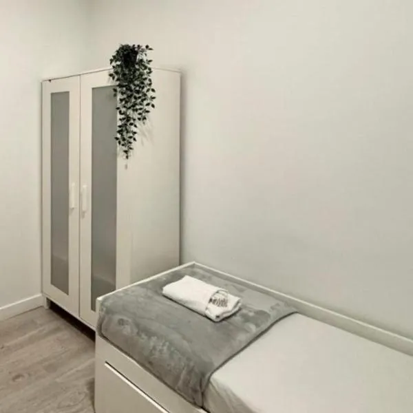 MBZ - Boutique Bed Space, hotel em Muşaffaḩ
