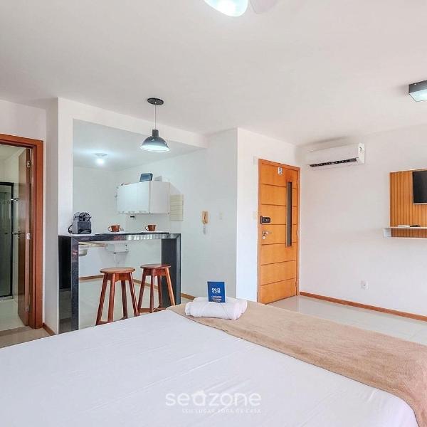 Studio c/ Varanda em Cond. c/ Piscina SEV0406