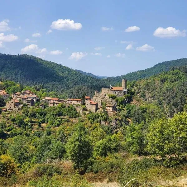 Maison charmante à Valprivas avec jardin privé., hotel em Valprivas