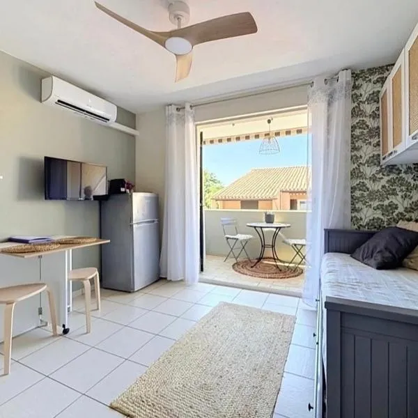Studio Saint Cyr Sur Mer La Madrague plage à 5 mn, хотел в Ле Лек