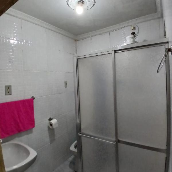 Excelente casa Centro com 3 quartos,cozinha, banheiro - Foto 3