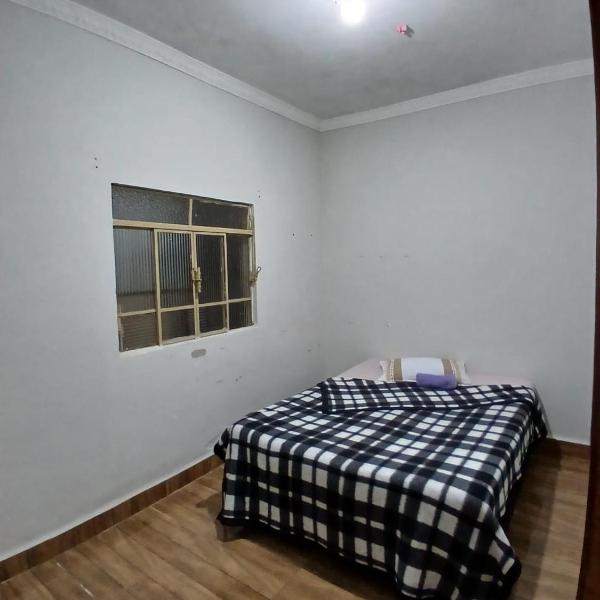 Excelente casa Centro com 3 quartos,cozinha, banheiro - Foto 5