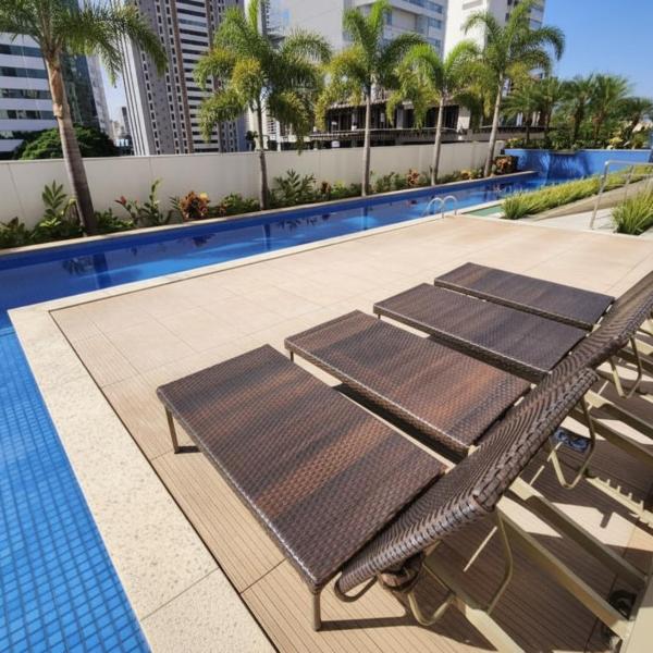 Lounge 22 - Varanda, piscina, academia e Ao lado da praça do Sol , praça Tamandaré , Íbis , restaurantes do Marista e outros vários locais pra tomar um café ou almoçar!