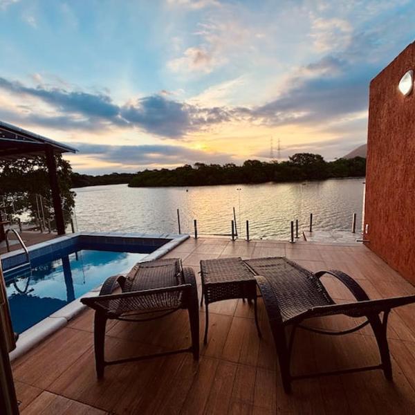 Casa completa Beira Rio Piscina e deck Rio