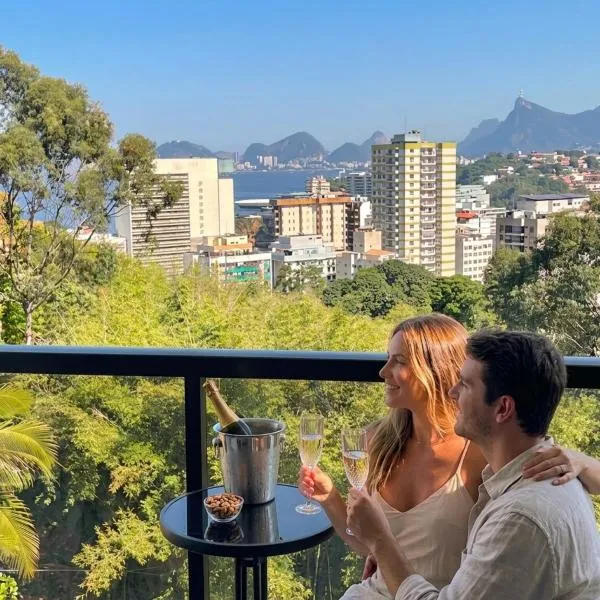 Vista mar com garagem e checkin as 11h, hotell i Niterói
