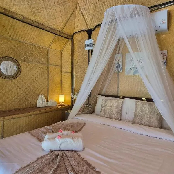 Blue Sea Lanta Coco huts บ้านพร้าวลันตา, Hotel in Ko Lanta