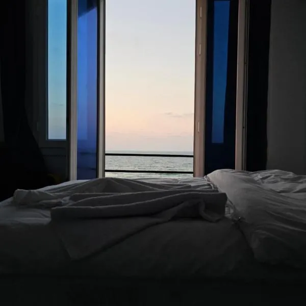 SeaView Hotel, отель в городе Maḥaṭṭet el- `Arîsh